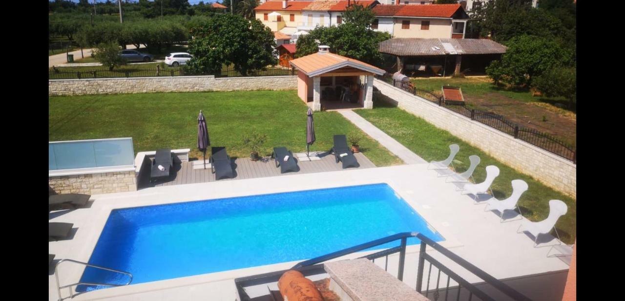 Apartments Alma Crveni Vrh Luaran gambar