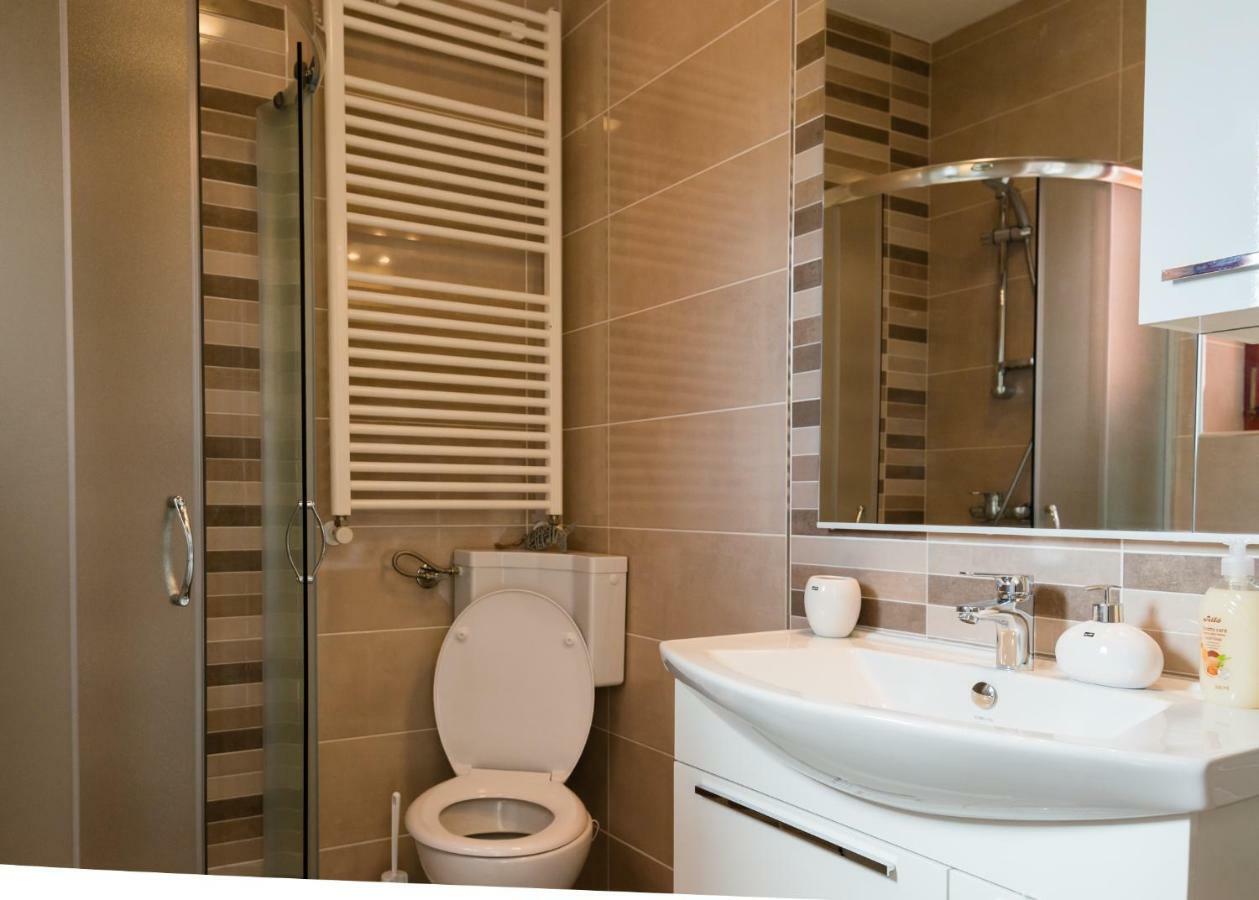 Apartments Alma Crveni Vrh Luaran gambar