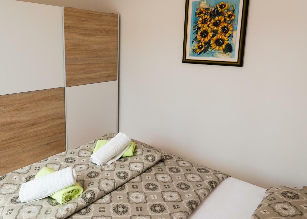 Apartments Alma Crveni Vrh Luaran gambar