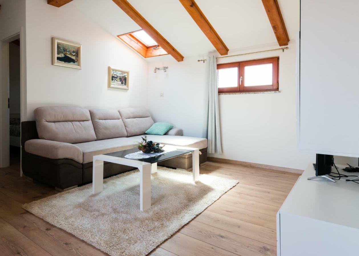 Apartments Alma Crveni Vrh Luaran gambar