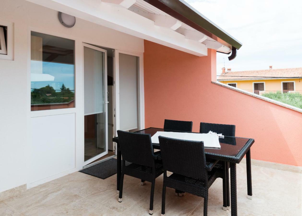 Apartments Alma Crveni Vrh Luaran gambar